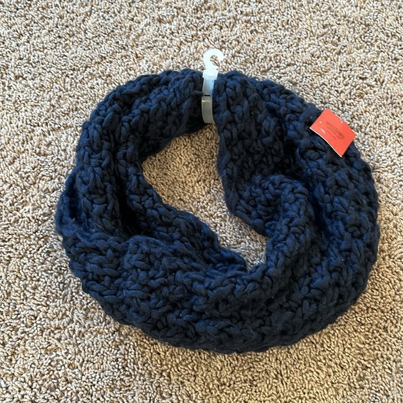 NWT Mossimo scarf - Picture 1 of 2